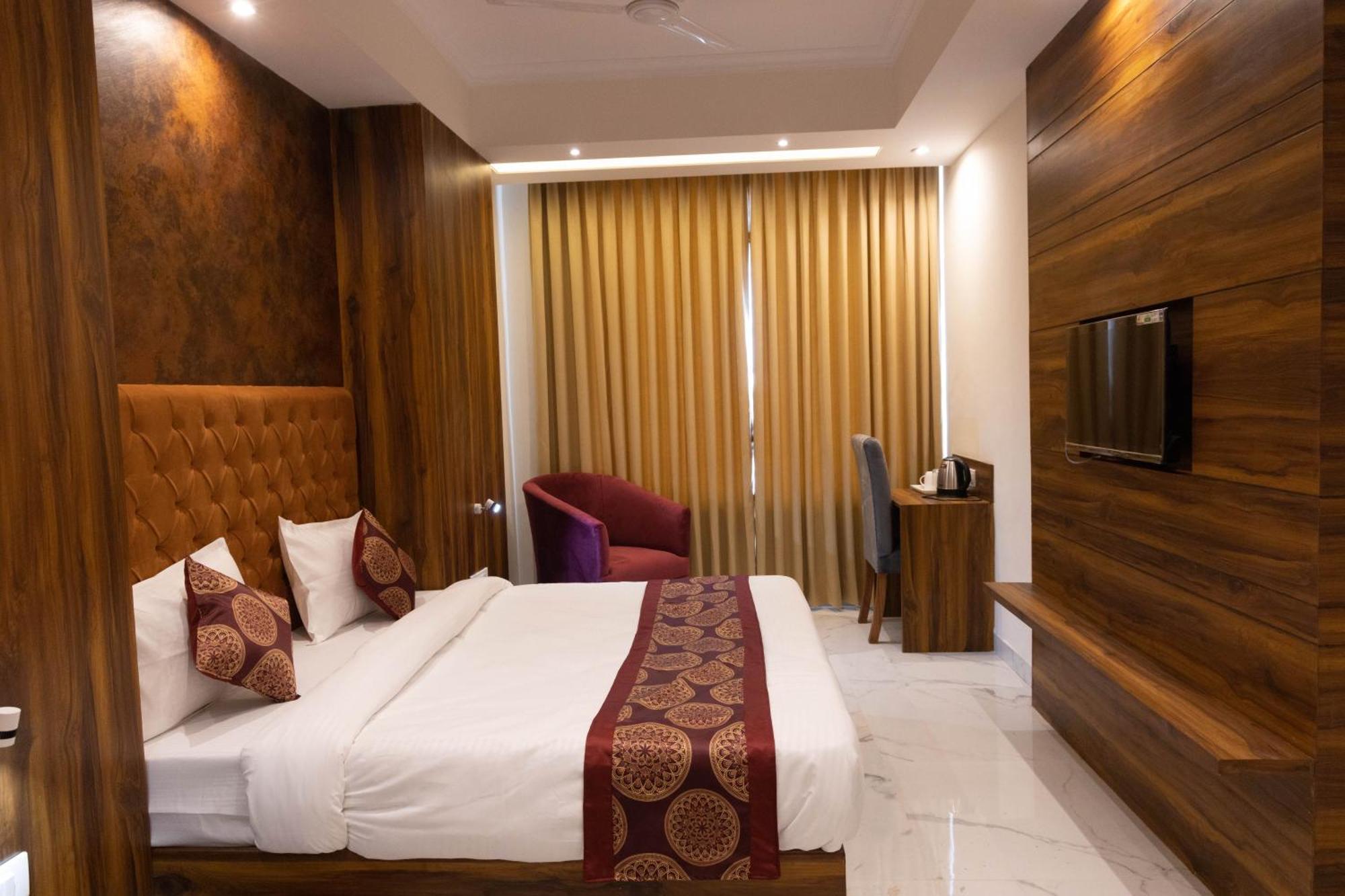 Hotel The Jewels Zirakpur Exterior foto