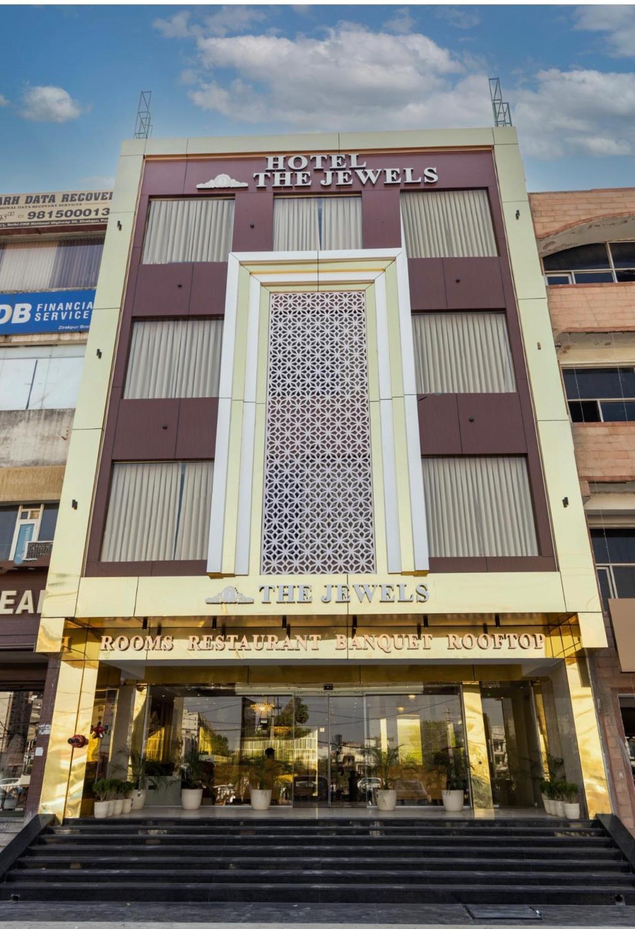 Hotel The Jewels Zirakpur Exterior foto